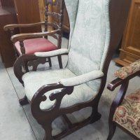 Старинно кресло масивно дърво с луксозна тапицерия с капси , снимка 1 - Дивани и мека мебел - 17122823