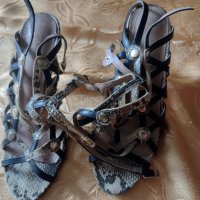 Елегантни кожени сандали на ток , снимка 1 - Дамски елегантни обувки - 42539603