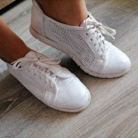 бели обувки естествена кожа, снимка 2 - Дамски ежедневни обувки - 31358323