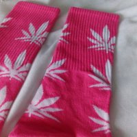 Комплект шапка идиотка и дълги чорапи марихуана, снимка 8 - Шапки - 34373951
