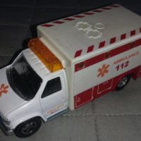 Majorette Ambulance Pompier Fire 1/43, снимка 1 - Колекции - 39381505