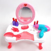 Детска тоалетка с огледало масичка и аксесоари БАРБИ, снимка 1 - Други - 44372066