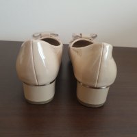 Нови Дамски обувки с нисък ток (35), снимка 3 - Дамски обувки на ток - 33696758
