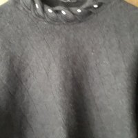 Дамска черна блуза дълъг ръкав с перли по врата р-р S-М, снимка 2 - Блузи с дълъг ръкав и пуловери - 29984253