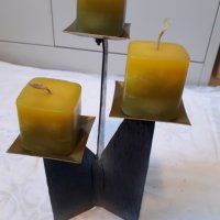 Метален свещник с три свещи, снимка 1 - Декорация за дома - 31553085