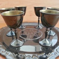 Метални чаши и поднос месинг с емайл, снимка 2 - Антикварни и старинни предмети - 29347741