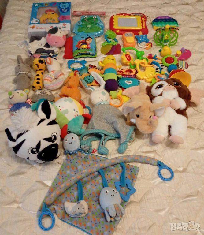 ПОДАРЯВАМ плюшени играчки и дрънкалки, снимка 1