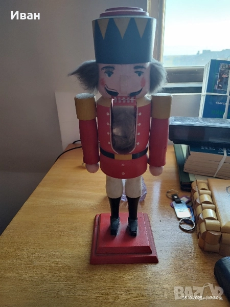 ЛЕШНИКОТРОШАЧКА - ДЪРВЕНА ФИГУРА, снимка 1