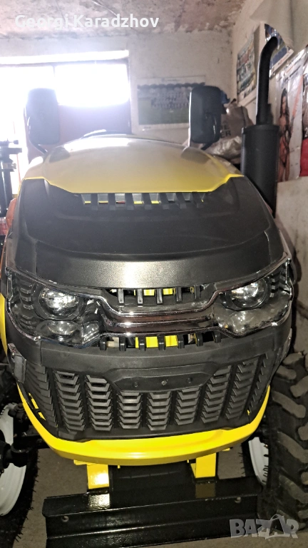 Трактор нов внос от Китай 20 коня с много резервни части и инвентар , снимка 1