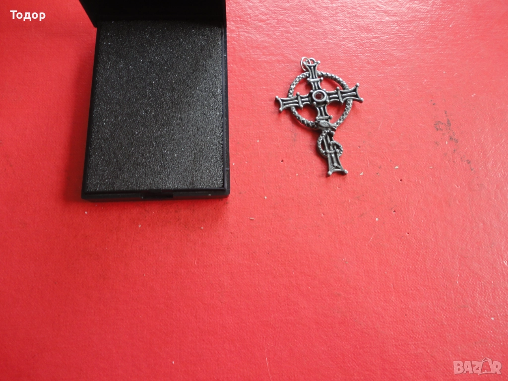 Страхотен кръст на Свети Колумби Кръст от калай , снимка 1