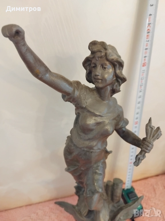 Старинна статуетка, снимка 1