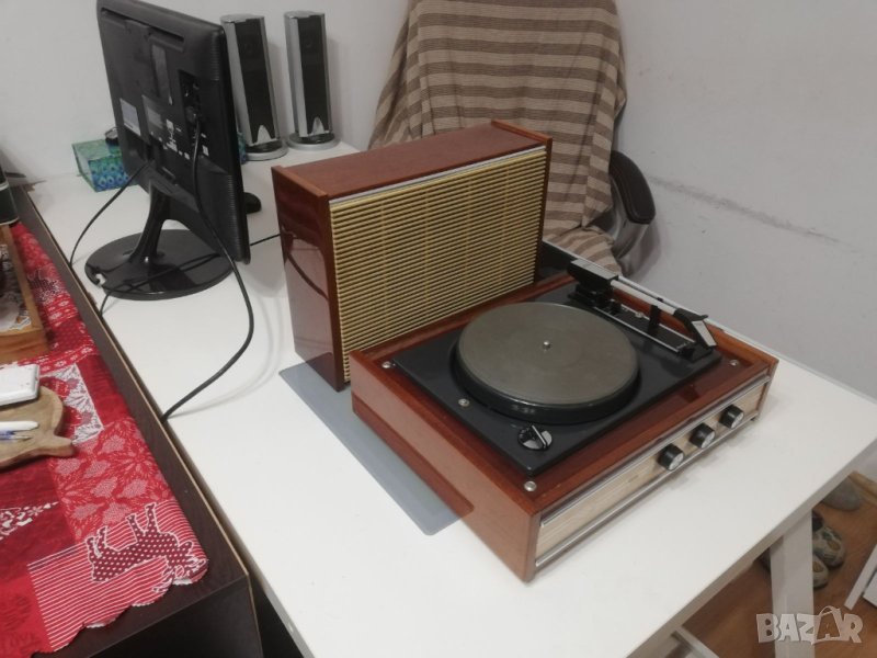 Прекрасен грамофон Рига моно с колона, снимка 1