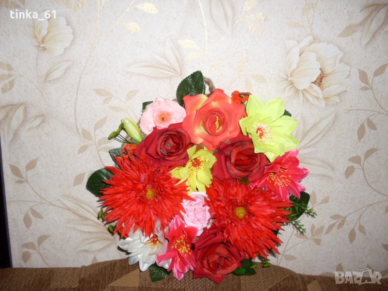 декорация със цветя и канап, снимка 1