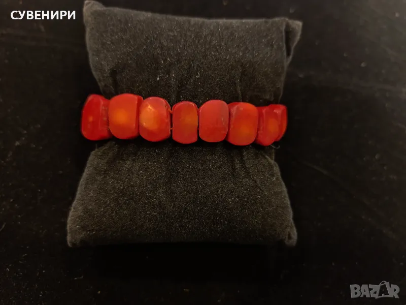 Гривна от червен корал, снимка 1