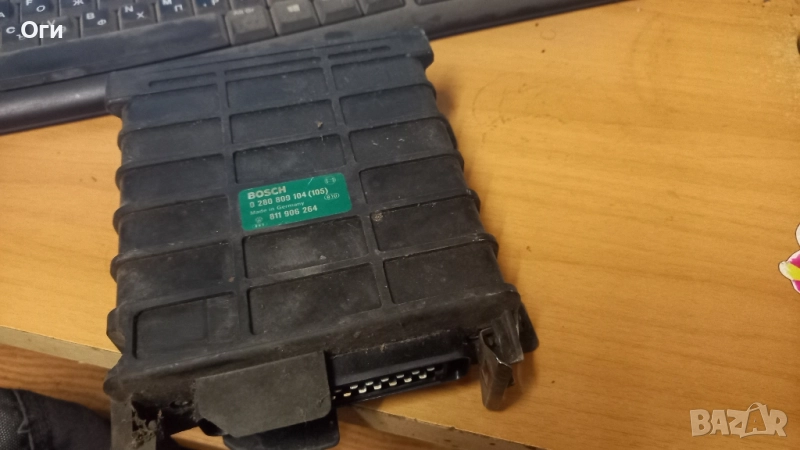 Компютър за Голф 2 и Ауди 80 В3 1.8 90к.с. 0 280 800 104 / 811 906 264, снимка 1