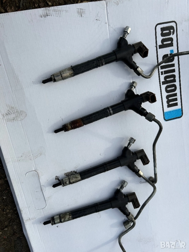 дюзи Toyota 2.0 d4d Avensis Auris Verso d-4d 23670-0R100 дюза, снимка 1