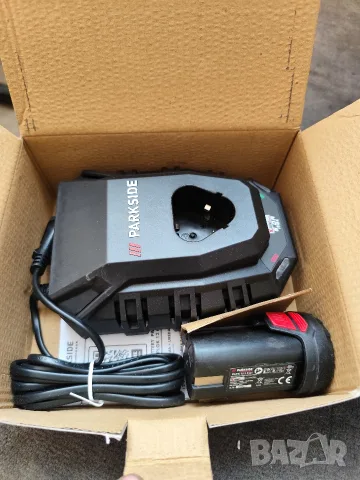 бързо зарядно 6A + батерия 12v/2.5Ah Parkside , снимка 2 - Винтоверти - 56111719