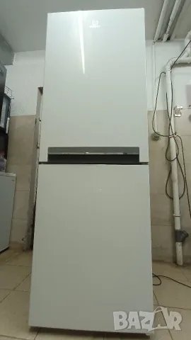 Хладилник с фризер INDESIT , снимка 2 - Хладилници - 55877270