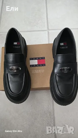 Tommy Hilfiger 41 номер , снимка 2 - Дамски ежедневни обувки - 56105797
