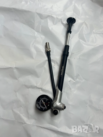 Ръчна мини помпа за велосипед Wrench force, снимка 2 - Велосипеди - 51867300