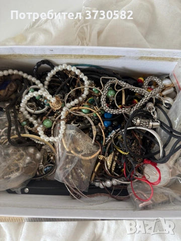 Лот бижута здрави и за поправка Mistery Box, снимка 3 - Бижутерийни комплекти - 54172746