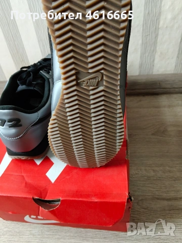 Нови маратонки NIKE, снимка 5 - Маратонки - 53923706