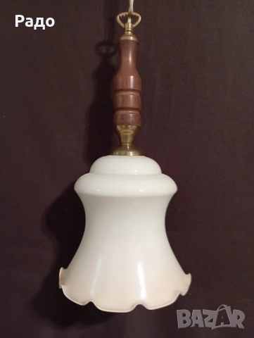 Красив полилей с голям бял стъклен абажур, снимка 2 - Полилеи - 53347402