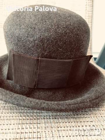 Много красива шапка Франция