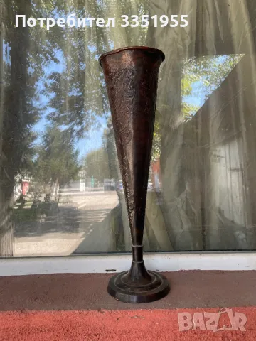 Старинна висока медна ваза, снимка 1