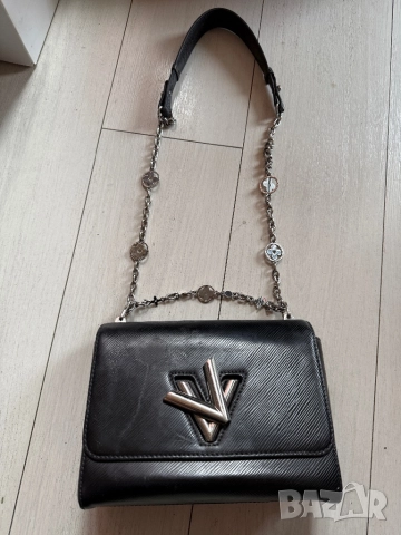 Louis Vuitton Black Epi Leather Twist MM Bag-оригинална, снимка 2 - Чанти - 52903986