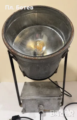 Голям военен фенер/ индустриална лампа, снимка 3 - Настолни лампи - 49071978