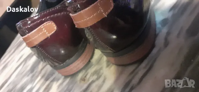 Продавам мъжки кожени лачени обувки, снимка 4 - Официални обувки - 48649935