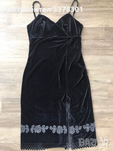 Еластична кадифена рокля с цепка