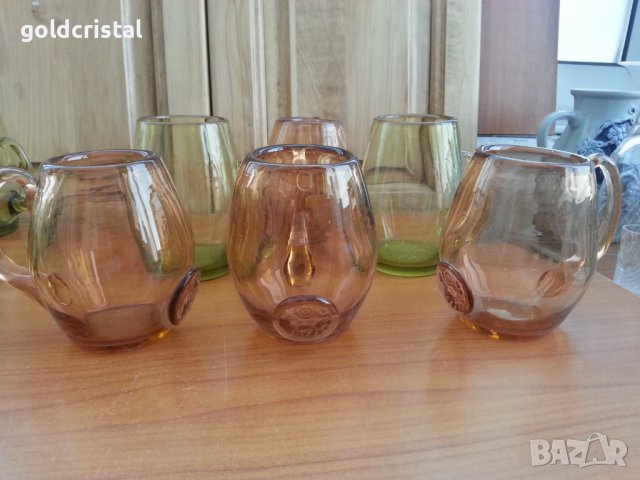 Стъклени чаши халби цветно стъкло, снимка 1 - Антикварни и старинни предмети - 36989694