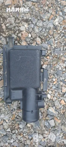 капак на въздушен филтър за Toyota Yaris Hibrid 2016 2017 2018 2019 177050M080, снимка 2 - Части - 49896627