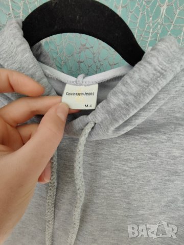 Намален Calvin Klein дамски кроп топ М/Л размер, снимка 4 - Корсети, бюстиета, топове - 42574670