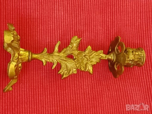 Стар месингов свещник украсен с цветя. , снимка 7 - Антикварни и старинни предмети - 42703541