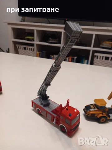 Три интересни камиончета, 14-16 см., снимка 8 - Коли, камиони, мотори, писти - 44641287