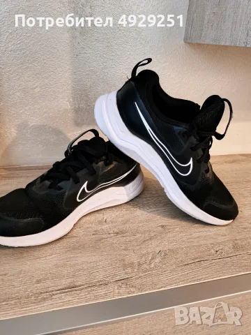 Маратонки Nike COSMIC RUNNER GS - HM4402-003, снимка 2 - Детски маратонки - 55809472