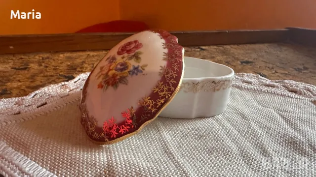 Декоративна винтидж кутийка за бижута от фин порцелан .Маркирано ГДР, снимка 5 - Антикварни и старинни предмети - 49099786