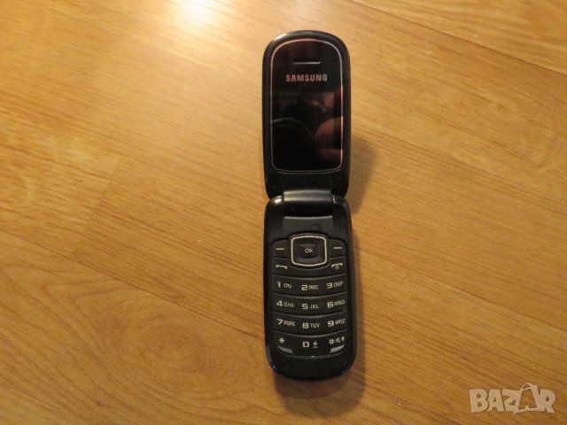 Сгъваем телефон с копчета SAMSUNG Е1150, самсунг Е1150 - 2010г. - работещ.