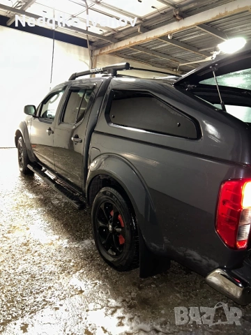 Nissan Navara 2.5 dCi 4x4 – Пълен пакет, хардтоп, снимка 2 - Автомобили и джипове - 53930046