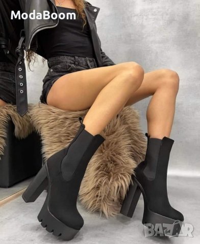 Велурени боти на ток 