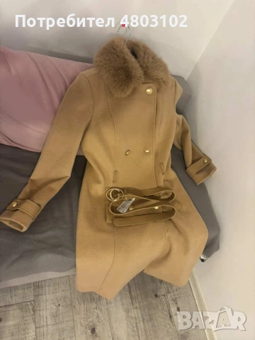 Палто на Guess ново и не носено с етикет. Размер М