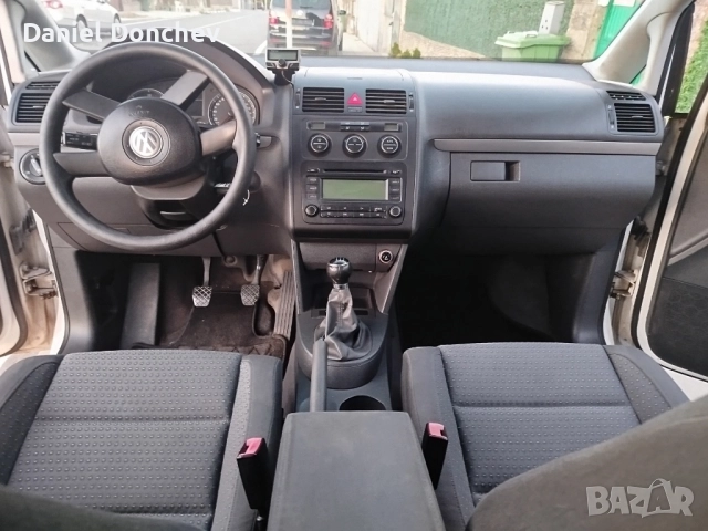 VW TOURAN 1.9 TDI 2006г, снимка 8 - Автомобили и джипове - 51489776