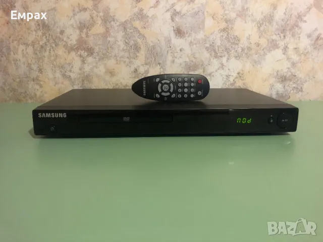 DVD player Samsung, снимка 1 - Плейъри, домашно кино, прожектори - 49267765