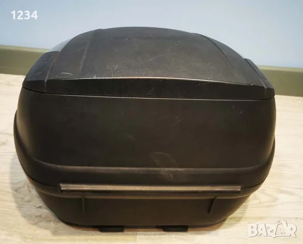 Мото куфар топ кейс GIVI Monolock със стойка, снимка 8 - Аксесоари и консумативи - 56324810