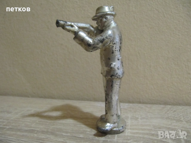Метална сувенирна фигурка на ловец, снимка 3 - Други ценни предмети - 54239720