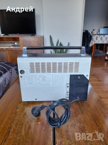 Старо радио ВЕФ,VEF 201, снимка 3 - Антикварни и старинни предмети - 48575818