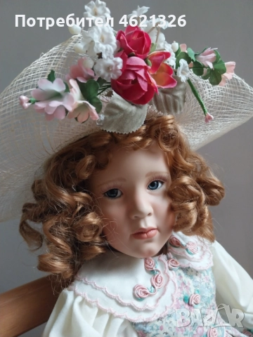 Порцеланова кукла Каролайн от Памела Филипс колекция „Сладкиши на лятото в Джорджтаун“ сертификат, снимка 10 - Декорация за дома - 52079363